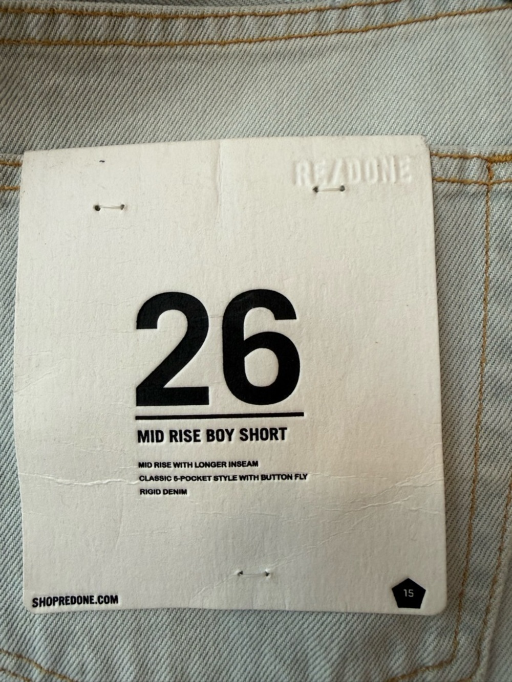 RE/DONE x Levi’s Studded Mid Rise Boy Short | Light Wash | Size 26 | NWT - Picture 4 of 4